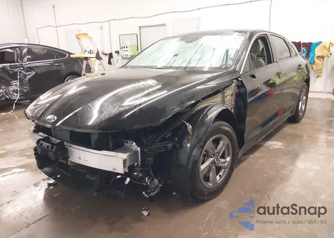 2021 Kia K5 Lxs z USA, uszkodzony, nr VIN 5XXG14J24MG013969